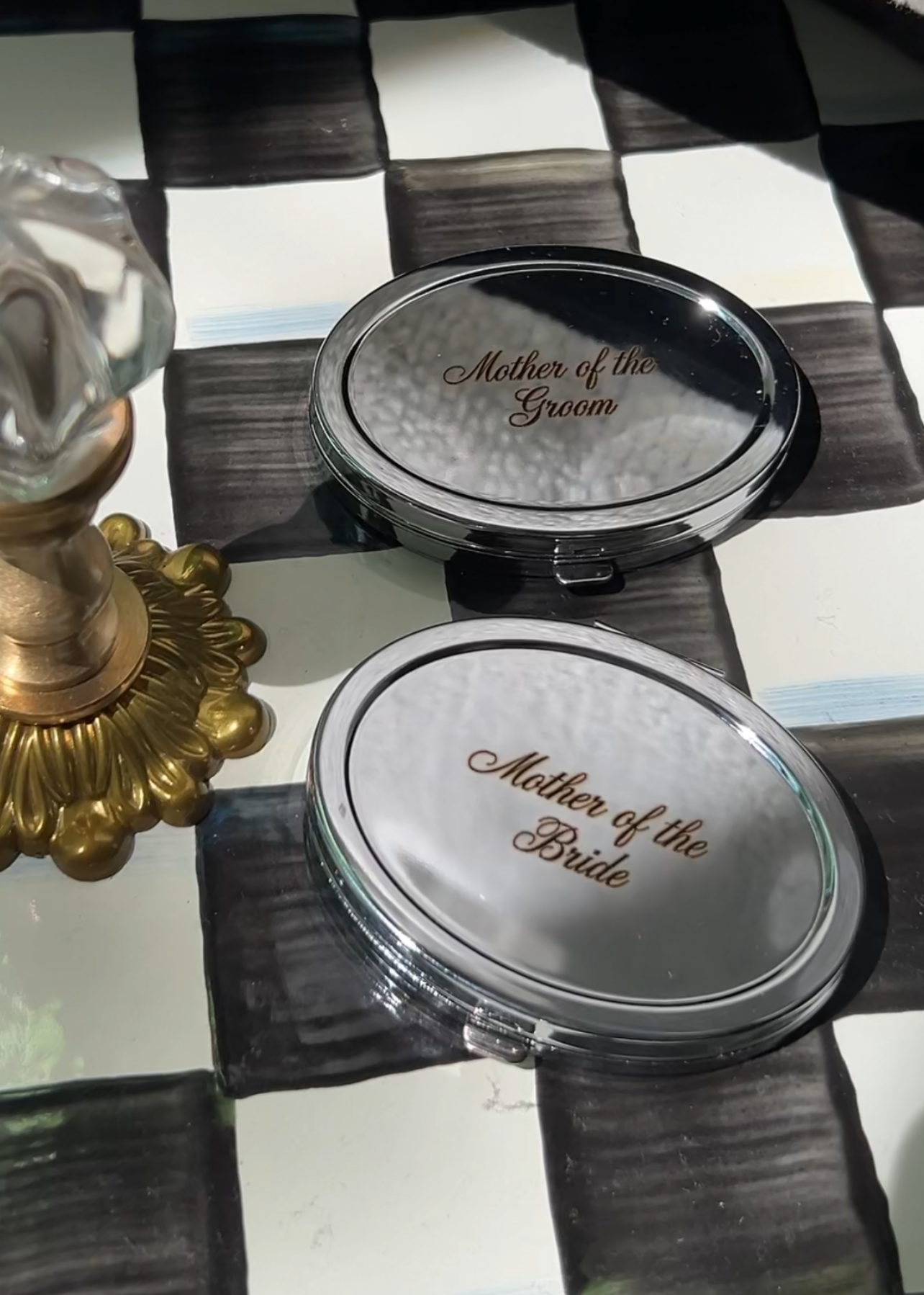 Oval Mirror Compact